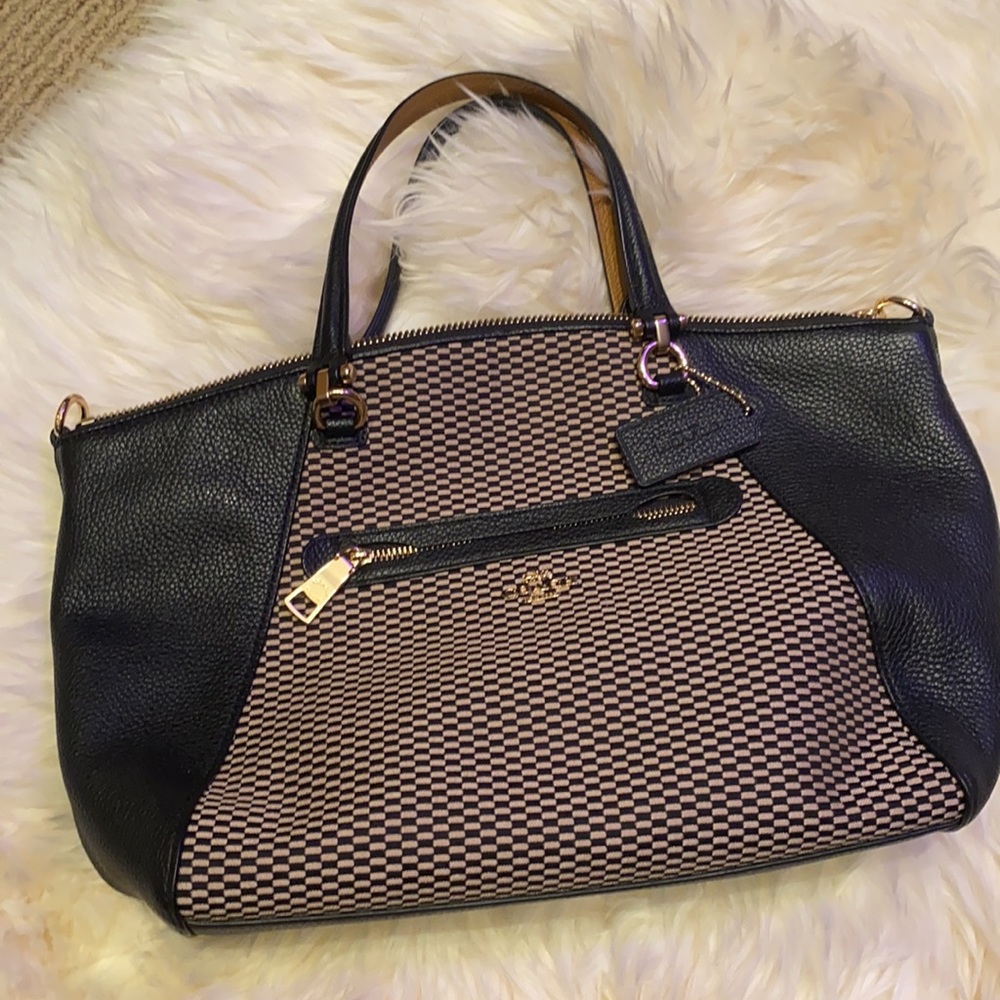 LIKE NEW COACH BLACK PRINTED SATCHEL PURSE